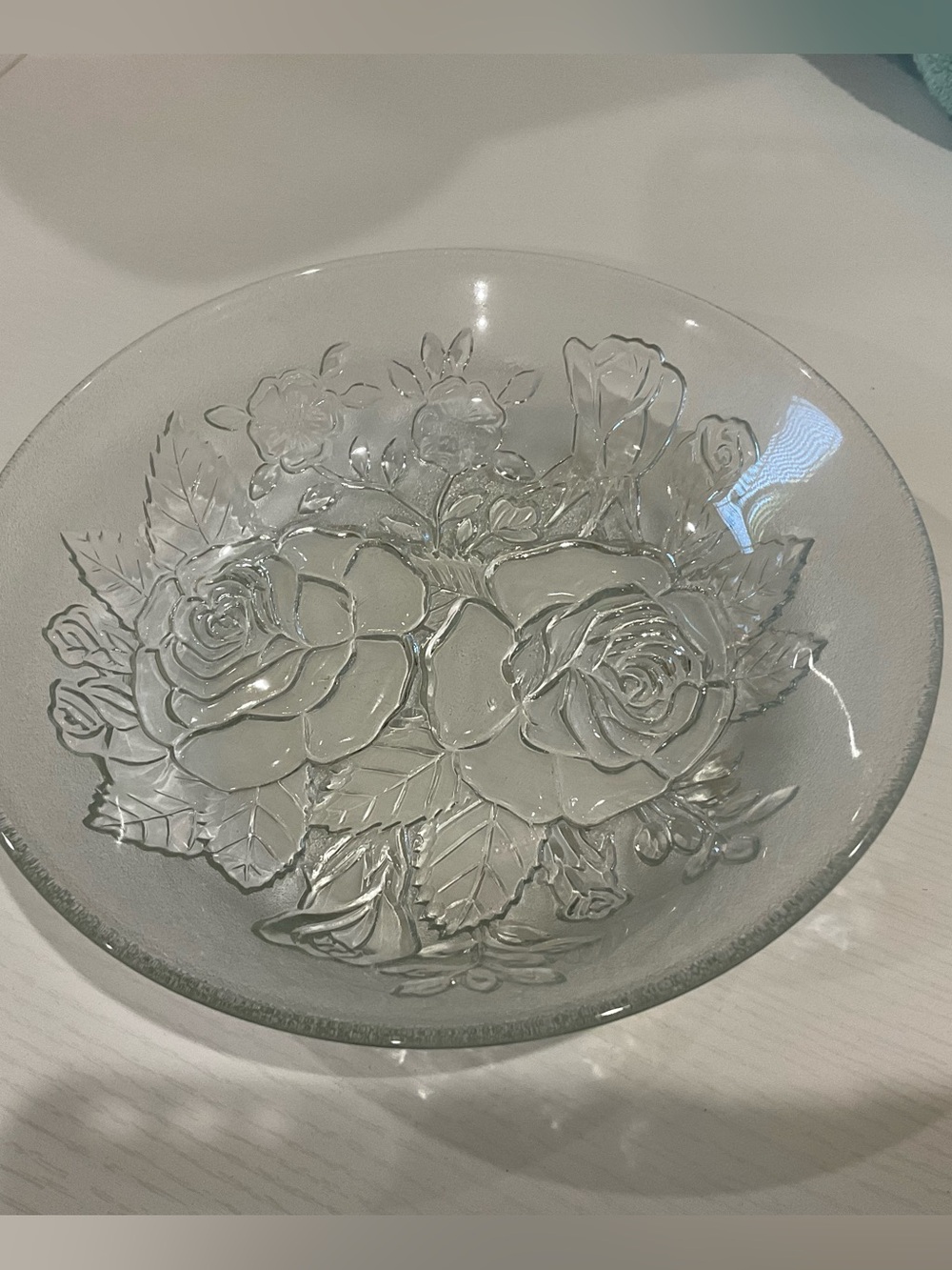Set of 4 Vintage Clear Glass 7” Dessert Bowls with Frosted Embossed Roses 🌹